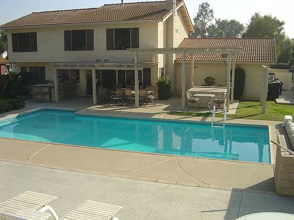 Pool has 2 patio's