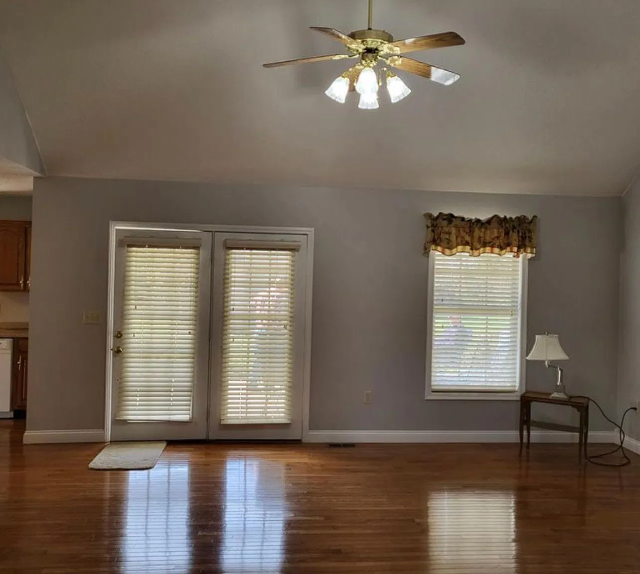 135 Kirkwood Dr — Photo 4