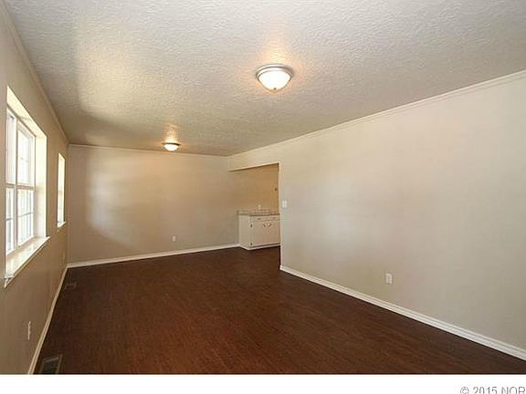 5th image of 4649 S Waco Ave