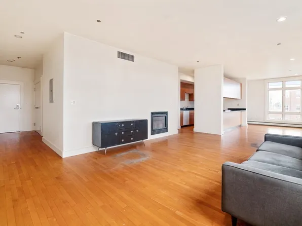 400 Washington St #Penthouse 4, Somerville, MA 02143
