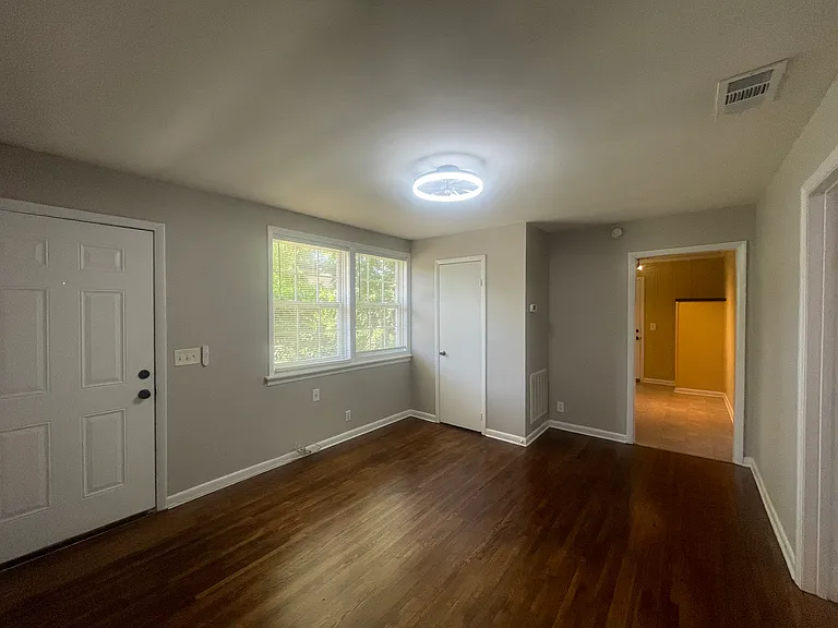 2425 Chapel Ave #B — Photo 6