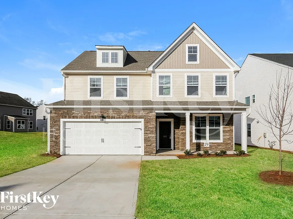 557 Hillpark Ln