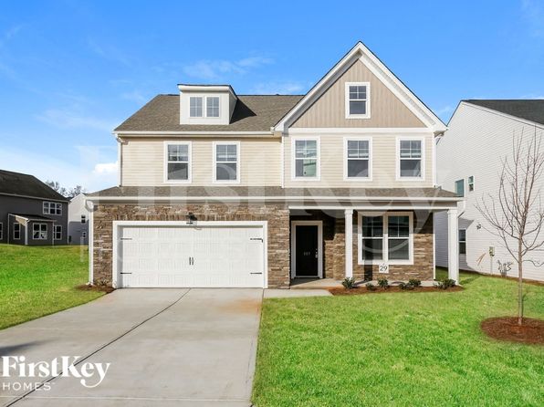 557 Hillpark Ln