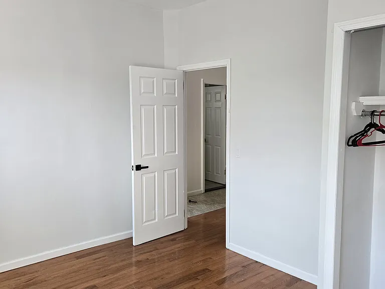 18 Sherwood Ave #1 — Photo 4
