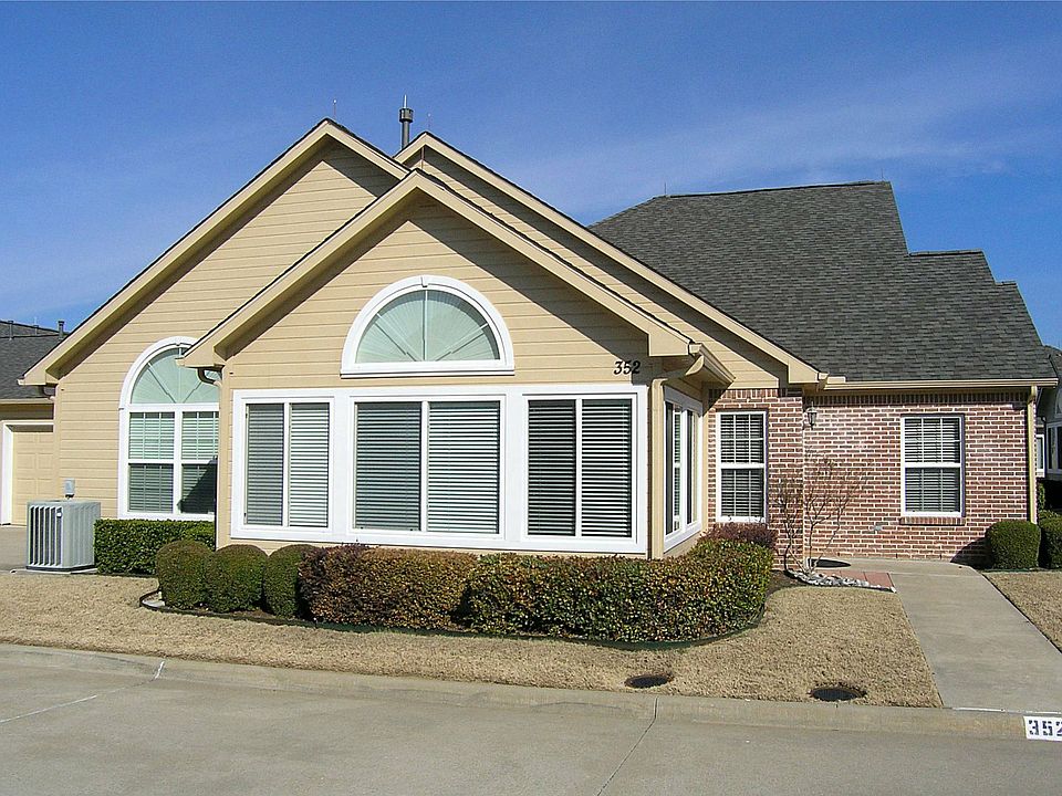 Front showing sunroom