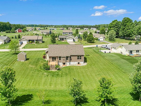 2nd image of 409 Waxwing Dr