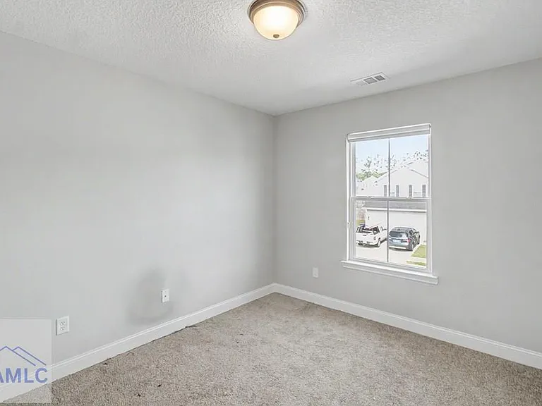547 Fairview Cir — Photo 19