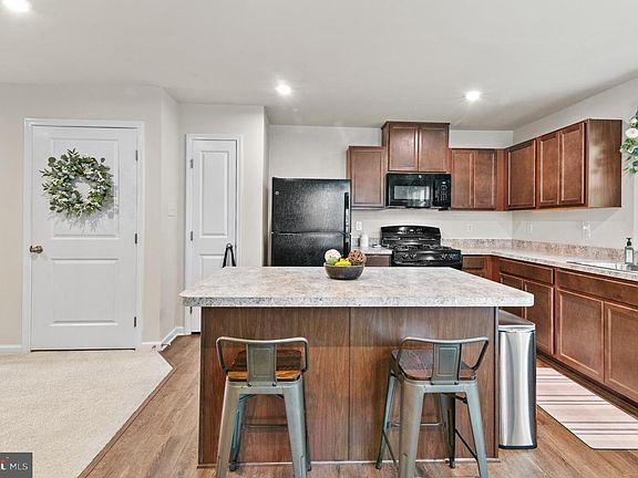 5th image of 55 Southwind Dr
