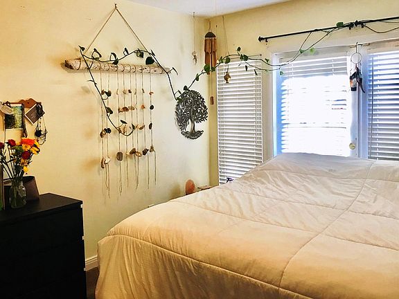 3rd image of 714 New Jersey St APT 2