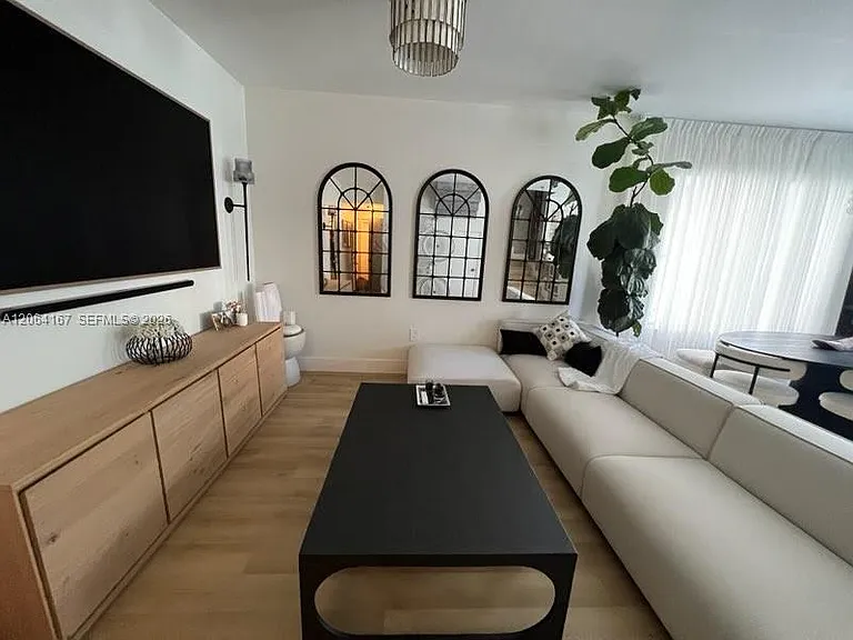 1350 Pennsylvania Ave #201 — Photo 3