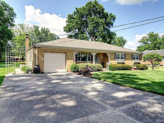 3rd image of 207 Furbee Dr