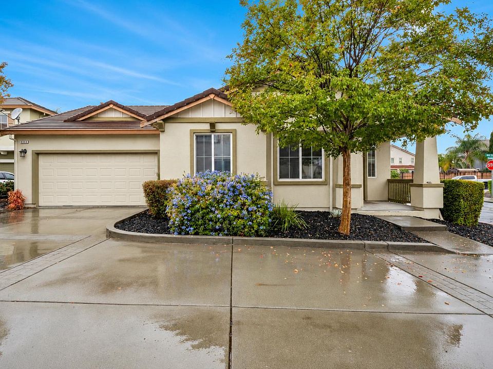 1st image of 864 Embassy Cir