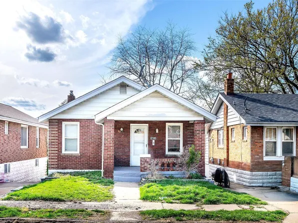 2745 Harrys Ln, Saint Louis, MO 63114