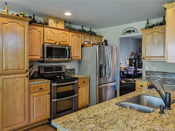 4th image of 6023 66th Avenue Ct W