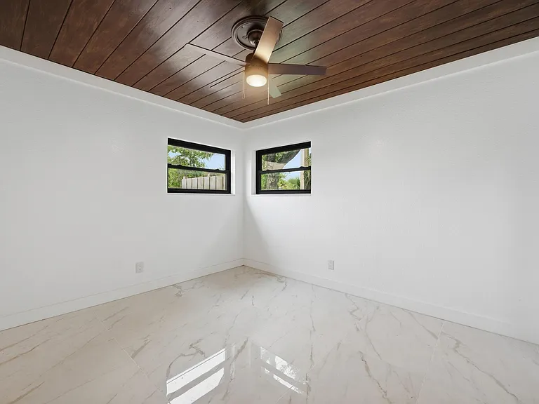 2529 Rainbow Dr — Photo 14