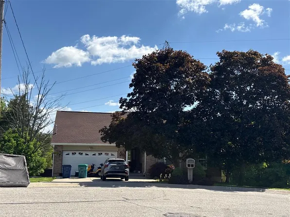 11 Butler Ct, Lawrenceburg, IN 47025
