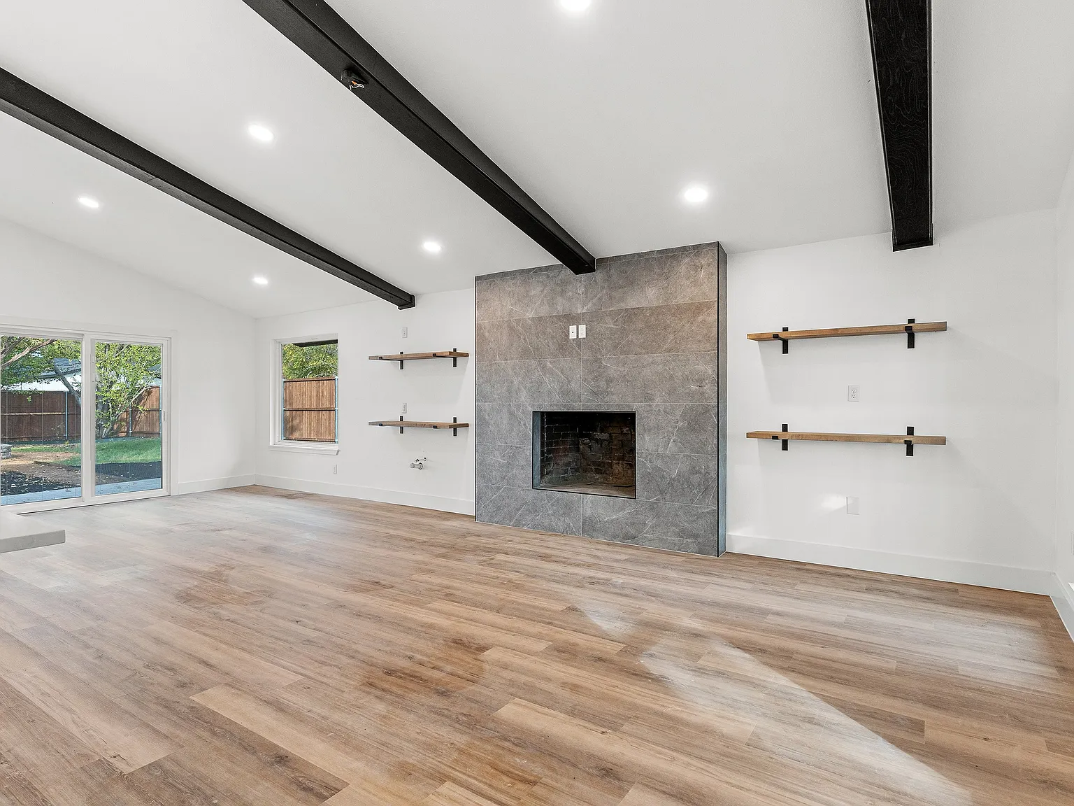 5 bed, 2538 sqft, $3,500 — Photo 4