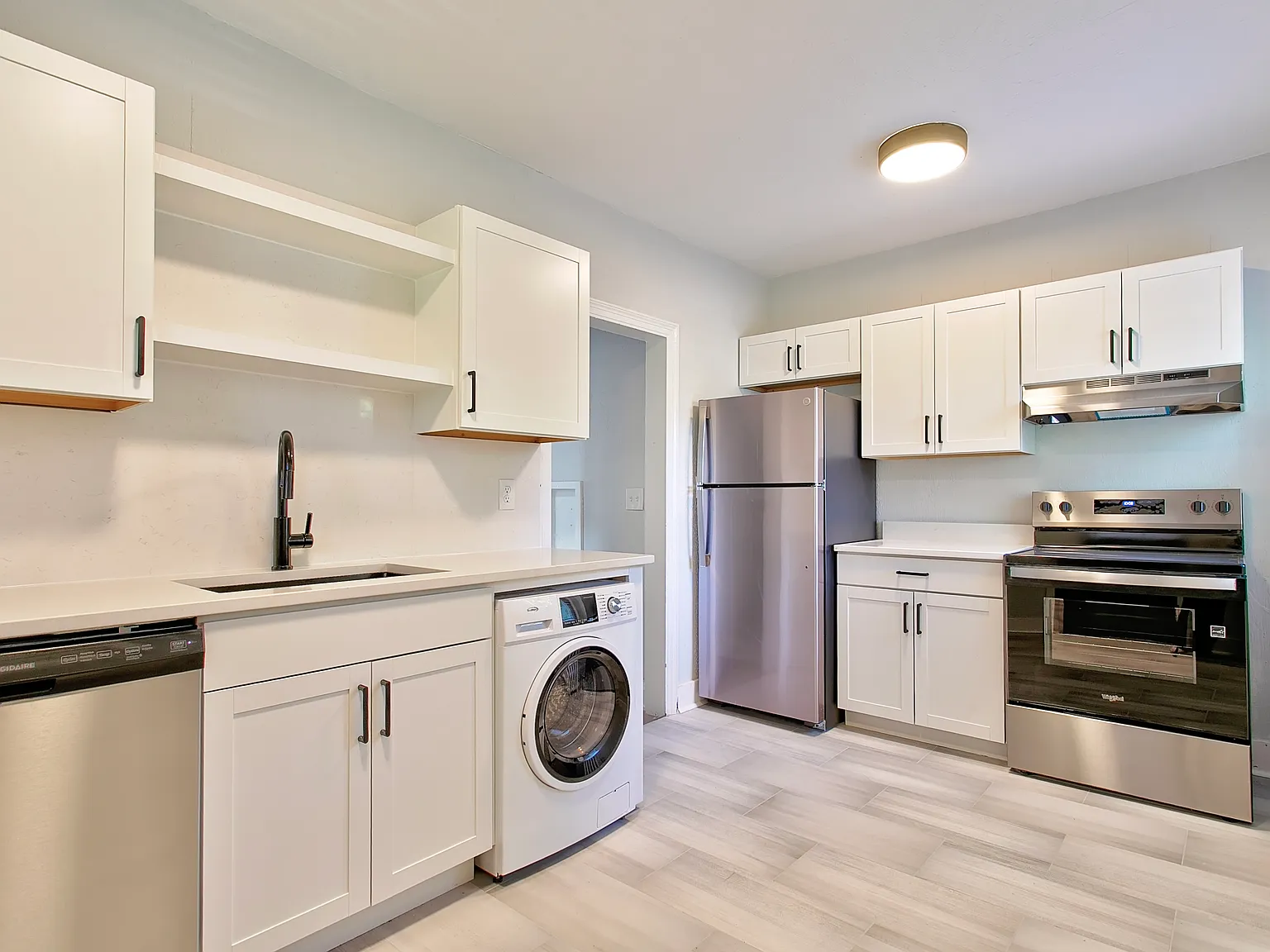 1 bed, 900 sqft, $1,245 — Photo 4