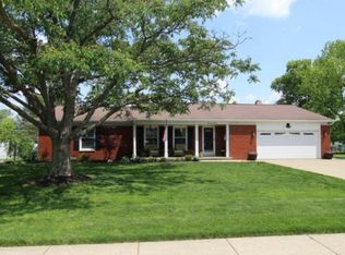 1715 Reynolds Dr, Charleston, IL