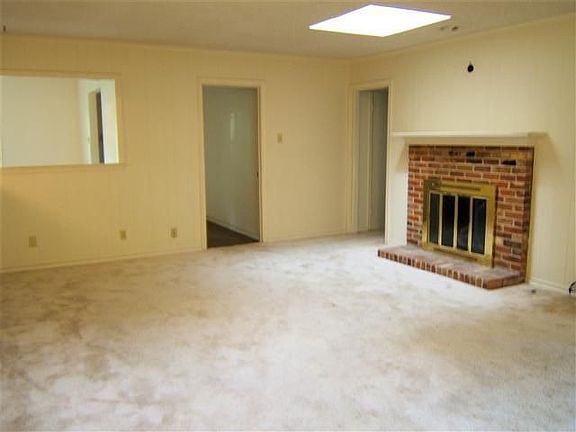4th image of 9928 Knoll Krest Dr
