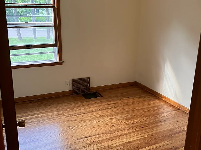 2824 Texas Ave S — Photo 12