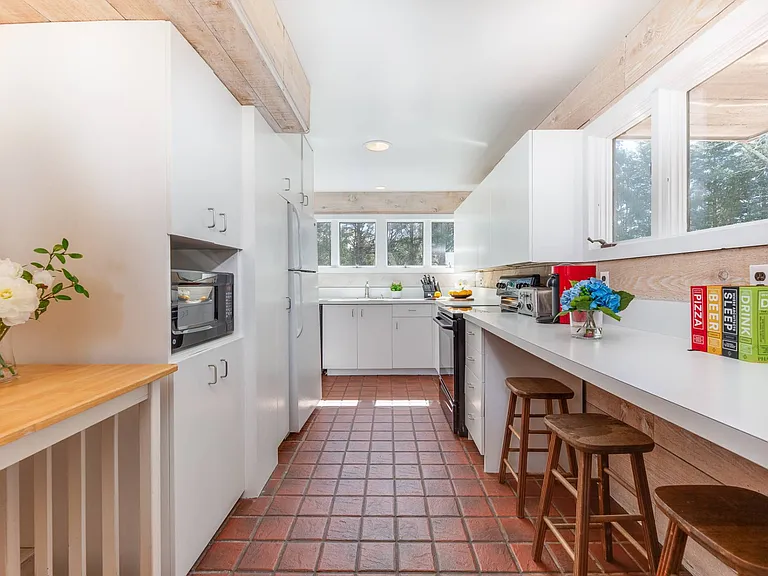 11 Marina Ln — Photo 9