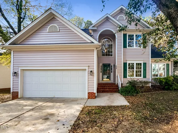 104 Longbridge Dr, Cary, NC 27518