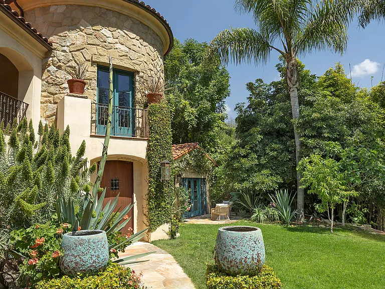 1493 Sycamore Canyon Rd — Photo 40
