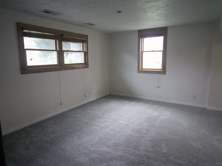 1414 Willow Ave — Photo 12