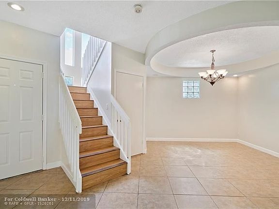 4th image of 11295 Lakeview Dr