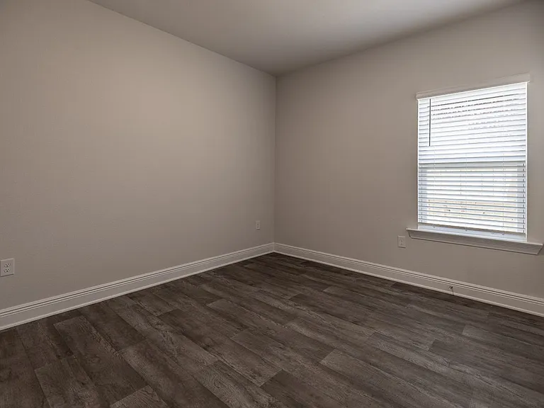 32444 Revere Dr — Photo 8