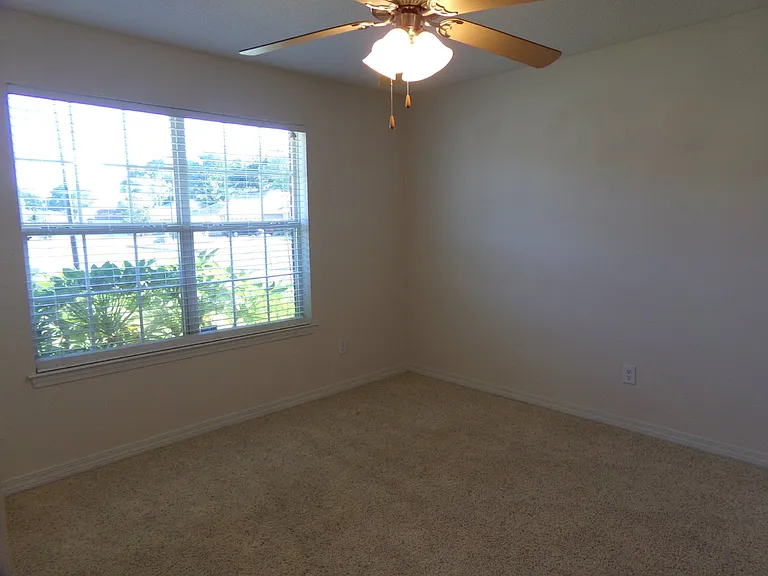 8454 Ferlon Ave — Photo 15
