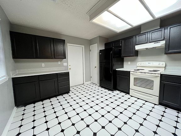 5th image of 4338 Lake Woodbourne Dr S