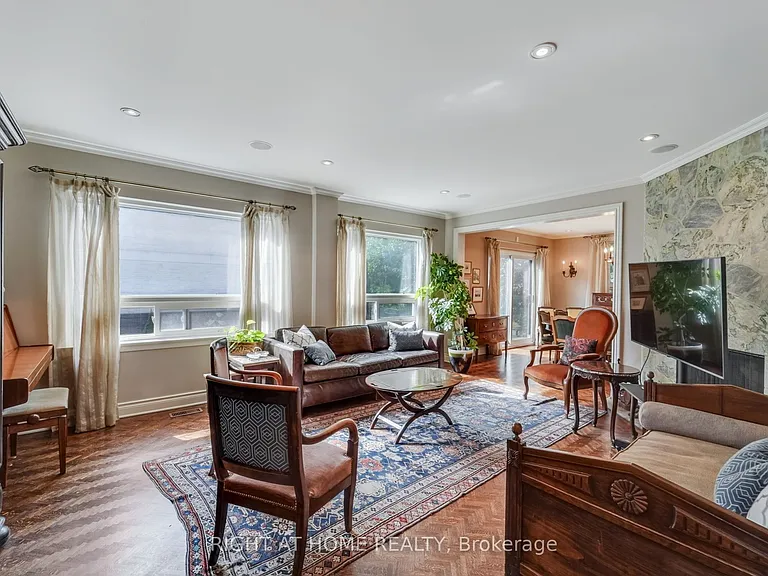 25 Clarendon Ave — Photo 8