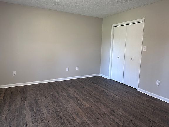 5th image of 378 University Pkwy W