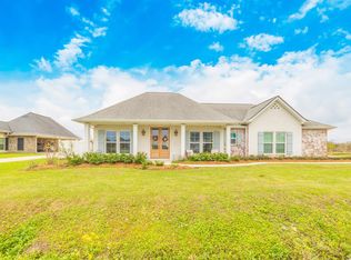 218 Bouverans Cir, Lockport, LA 70374