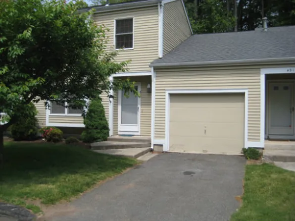 492 Carriage Dr, Southington, CT 06489