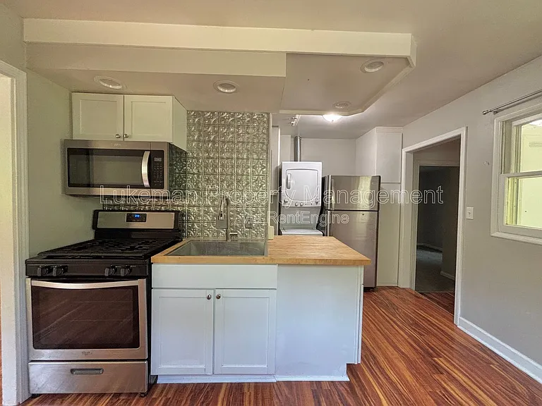 217 Wallace Ave — Photo 4