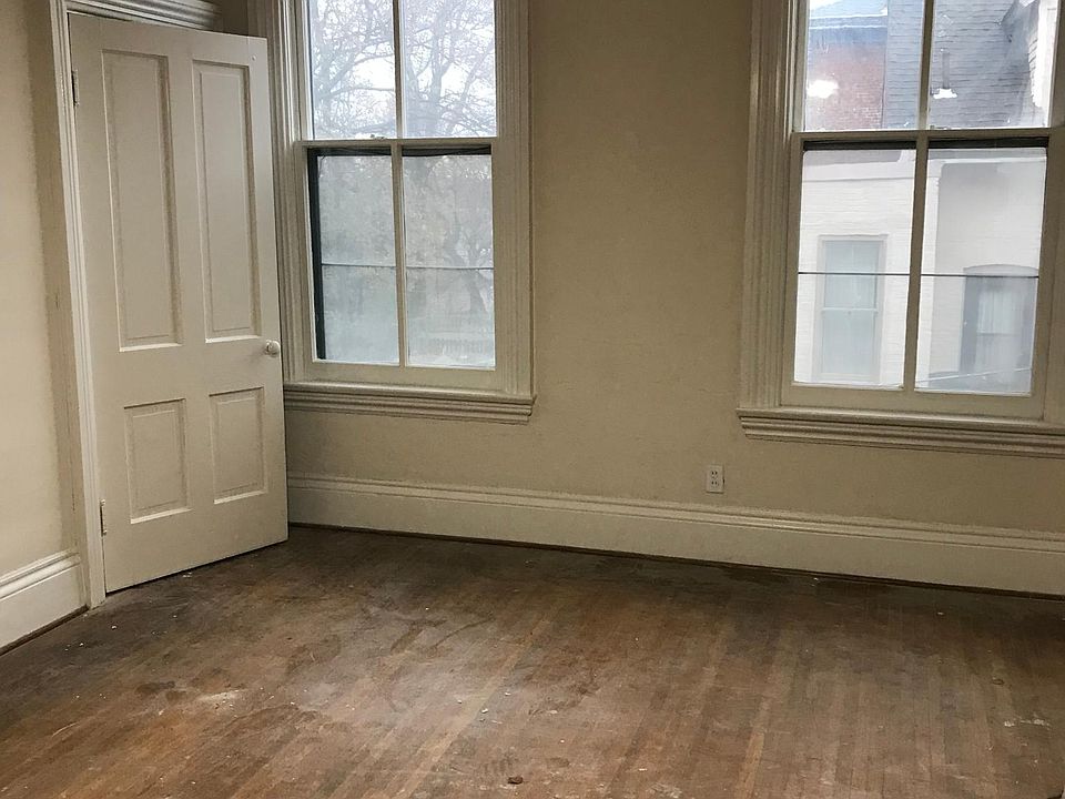2nd image of 204 S 9th St
