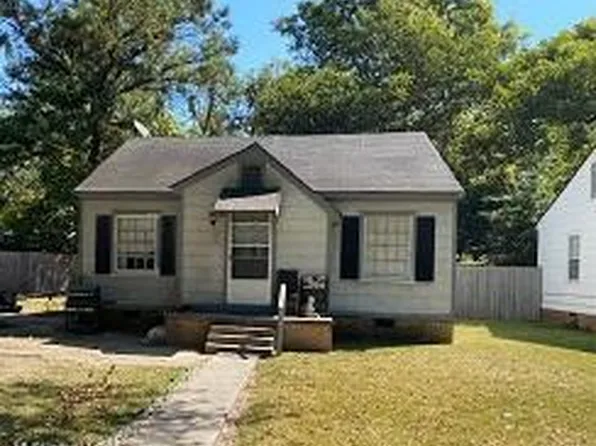 1528 Linden Pl, Clarksdale, MS 38614