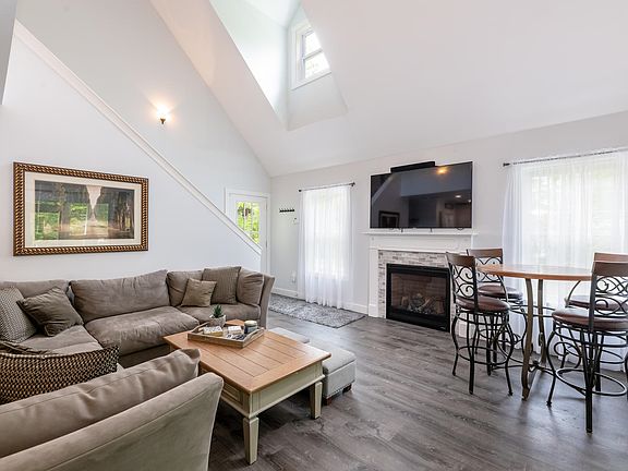 4th image of 93 White Birch Drive