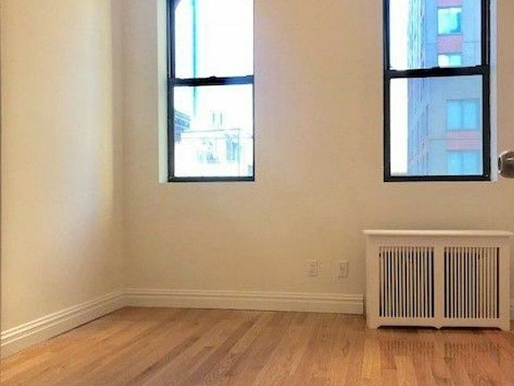 4th image of 551 3rd Ave APT 54