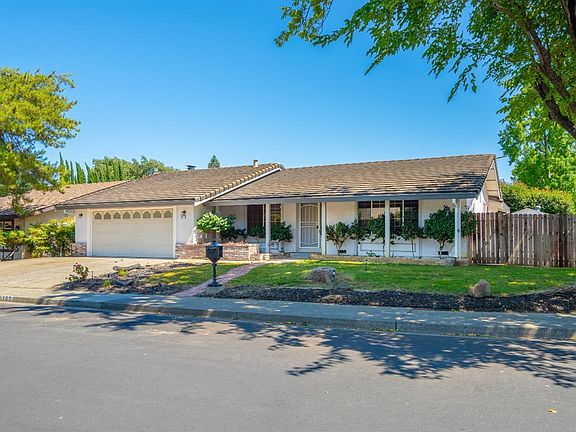 3rd image of 100 Cheyenne Drive