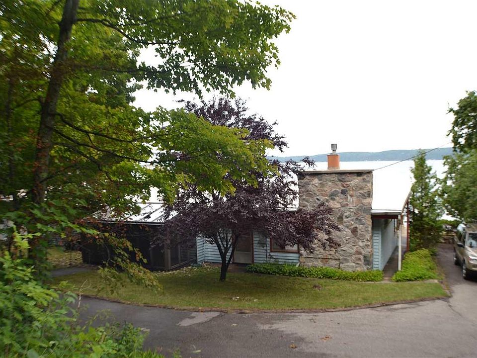 1st image of 747 Shorewood Dr