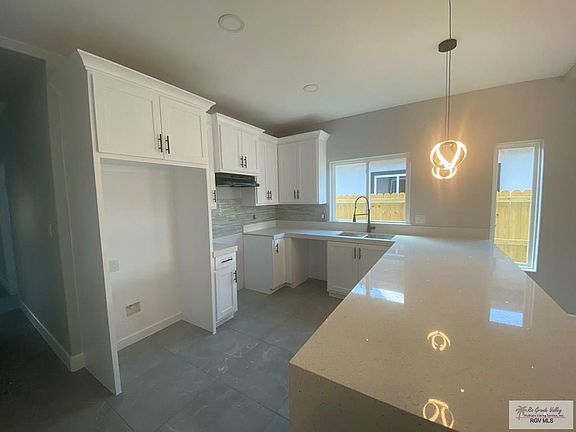 5th image of 3227 Dana Ave #A