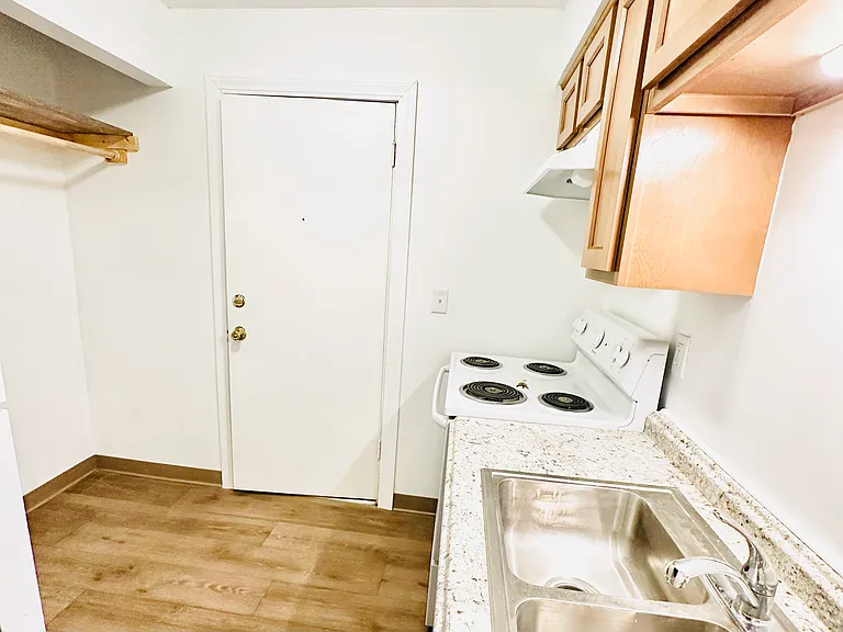 729 Buchanan Ave #1 — Photo 6