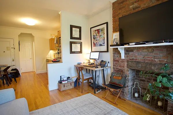 Rented by Bond New York | media 3