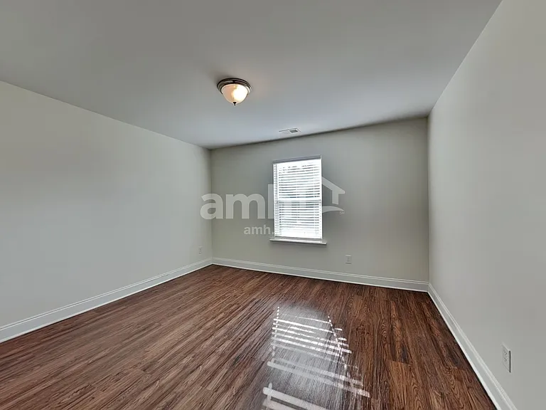 401 Levon Ct — Photo 14