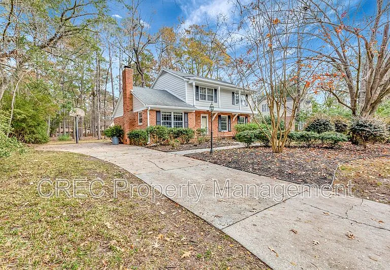 321 Shaftesbury Ln — Photo 3