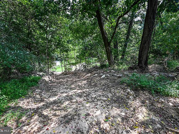5th image of 3 Holly Ln